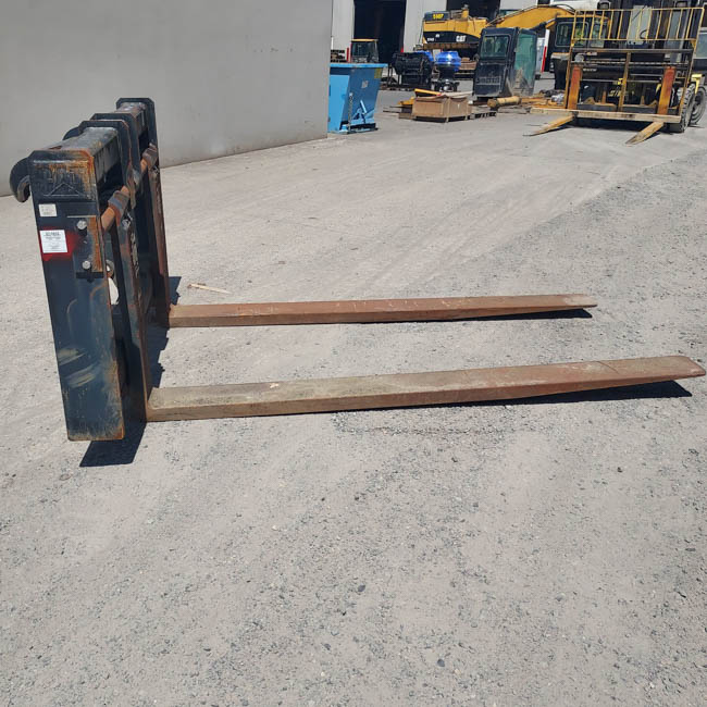 Good Used FORKS - PALLET QUICK ATTACH 61-0432 8